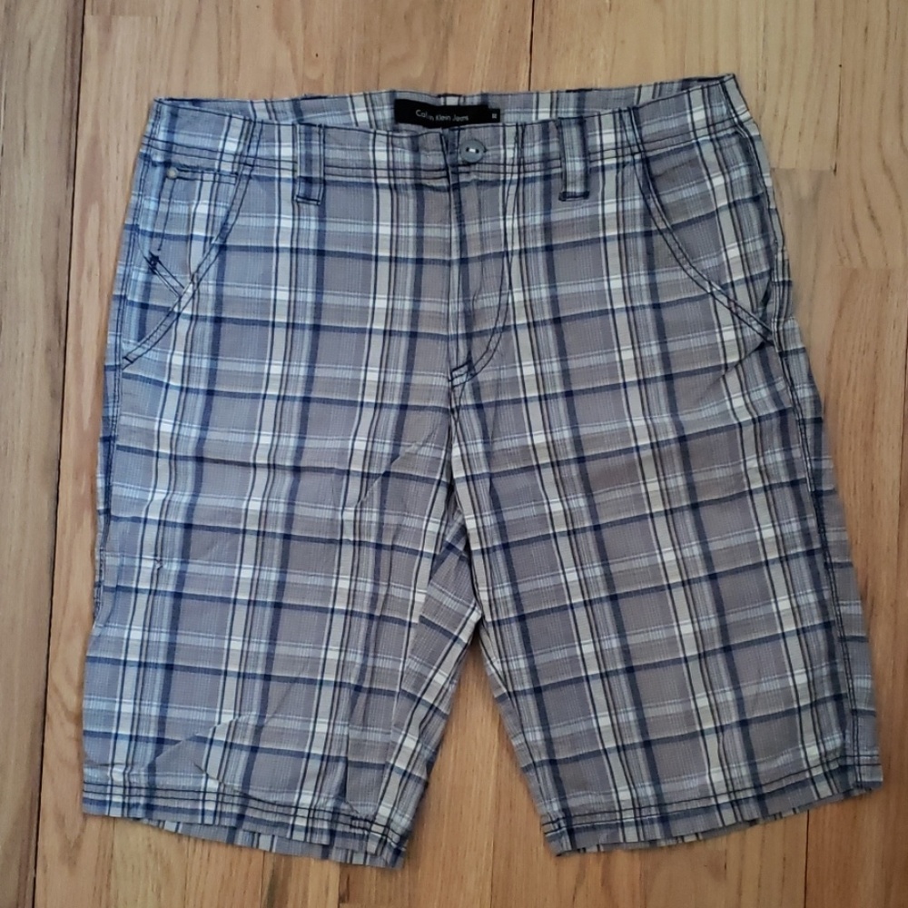 Men's Calvin Klein Jeans Plaid Shorts - Size 32